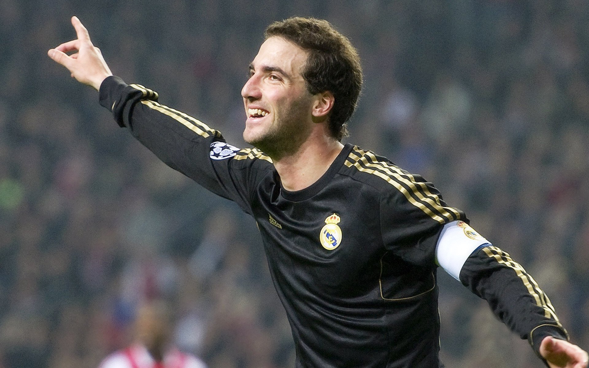 利拉德绝境怒吼，从灰熊铁蹄到山西烈酒，压力如何锻造传奇